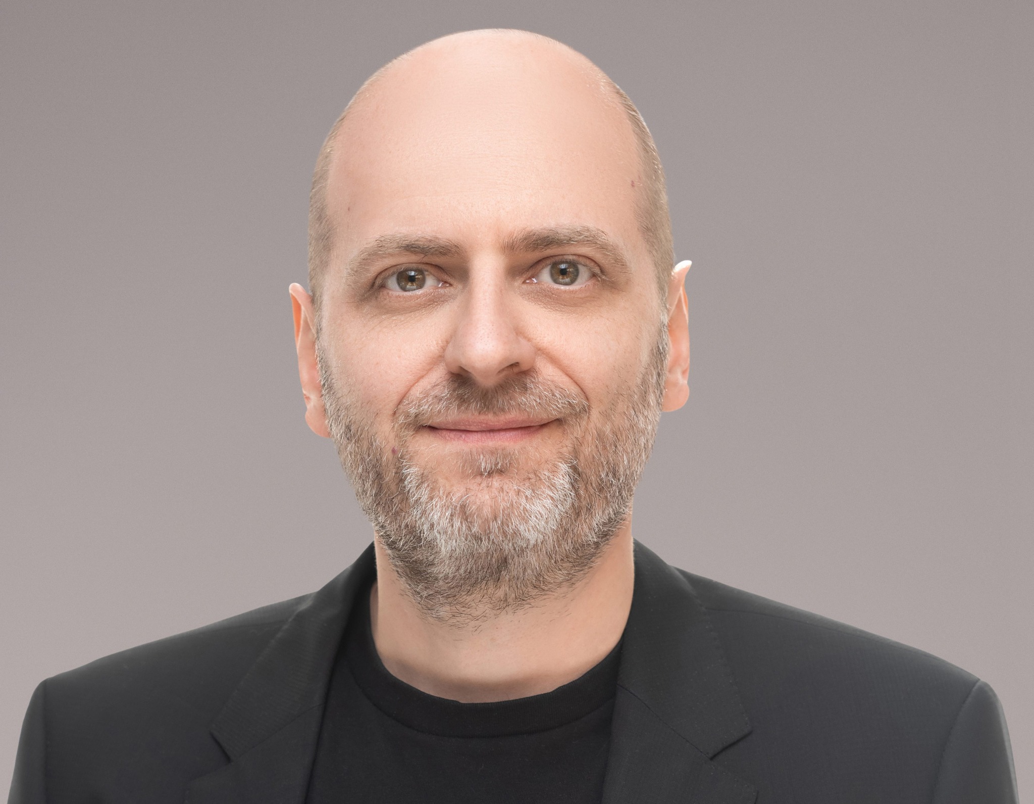 Portrait of Prof. Dr. Sascha Raithel